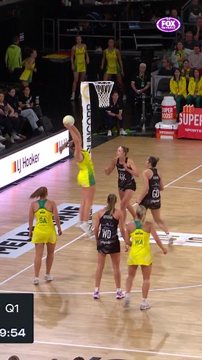 Quick thinkin' from Sophie #netball #skill #sports