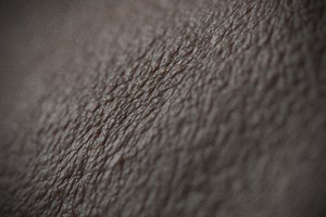 Nondestructively Combine Displacement Maps in Maya