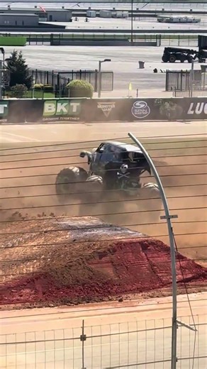 Digger donuts for everyone 🔄🏴‍☠️ #MonsterJam #MonsterTrucks #Atlanta