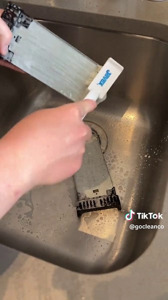 Quick Toaster Clean 🍞 #cleantok #motivation #fyp #clean | cleantok
