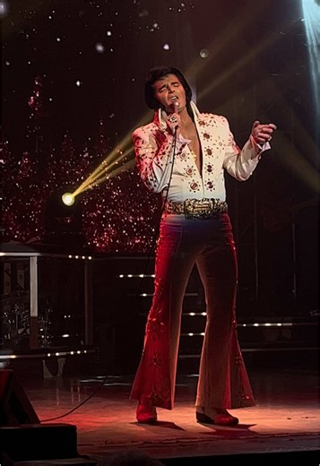 Celebrate Christmas with Dean Z as Elvis in Branson