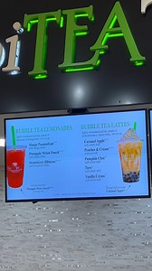 36K views · 57 reactions | Holiday shopping at Keystone?  Take a break and sip on a cozy Pumpkin Spice Chi Latte from HoiTea ToiTea! 李 #HolidayVibes #KeystoneFashion #PumpkinSpiceLove | The Fashion Mall at Keystone | Facebook