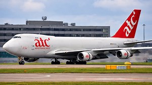 Rare Boeing 747 cargo landing at Manchester
