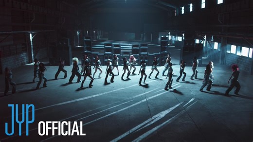 私の想い通り。ためらいもなく。自由感じて光る。完全に見つけた自分。てばなさない。私の想い通り。ARE YOU A GOOD GIRL OR JUST AFRAID?REJECTION OF THE "GOOD GIRL" EDENTITY.