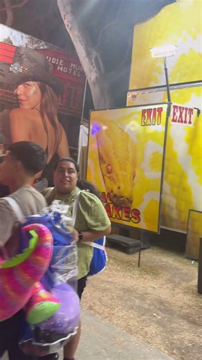 Seeing a GIANT constructor boa snake 🐍 at the OC Fair 😮🤷‍♀️ #impression #friends #snake #fair