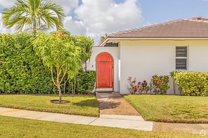 Living in the Biscayne Gardens West Neighborhood of Biscayne Gardens, FL