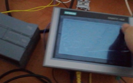 学工小陈分享西门子1200PLC和触摸屏，实物接线外观等分享！