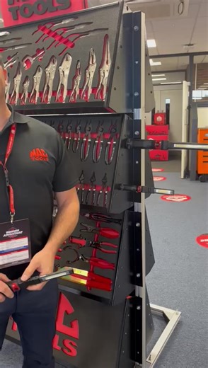 14K views · 88 reactions | NEW Mac Tools Pro Stick light range‼️ Lighting up your workshop with: - Rechargeable battery - Rotating light wand - Magnetic base for hands-free use - Power settings: 750/500/200 lumens & SO MUCH more Ask your local Mac Dealer for more information  #MacToolsUK #GreatToWorkWith | Mac Tools UK | Facebook