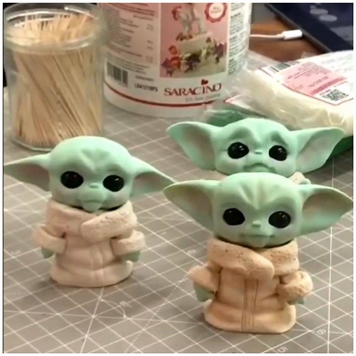 41K views · 580 reactions | Cuteness overload - Baby Yoda cake topper!  | MetDaan Cakes | Facebook
