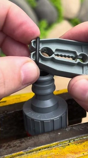 How to Properly Install a Weatherstripping Seal 🔧🚪 #Tips #Sealing #DIY #Hacks