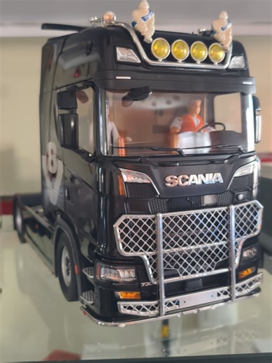 Fitiavana camion tsotr'izao 🫠 Je vous presente notre collection de camions miniatures 🔥🥰 Am-pitiavana be 🤗 Team TOJO Express @Sissy Ranarisoa a! Asehoy an'i Aaron ty video ty dia bisou be hoy tati hoe 😘 @Tojo Iambinintsoa Ramanoarison @tojoramanoarison @tojokely @LJ Simsons @Bolida Man @Nomena Rakoto #miniatures #collection #malagasy🇲🇬 #tiktok #fyp