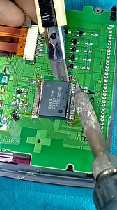 "Why Did the VCR Display Suddenly Disappear? This Component Could Be the Cause!" #VCRRepair #RetroTech #ElectronicsFix #DisplayIssue #TechTroubleshooting #ComponentFailure #VintageElectronics #DIYRepair #ElectronicsRestoration #OldTechFix | Giyan Circuit