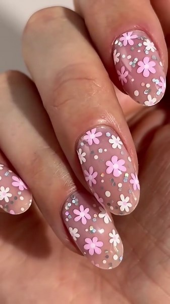 Spring Refresh: New Gel Nail Wraps for Effortless Manis