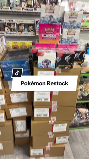 Restock ! #fyp #pokemon #videogamestore #glurak #schwertschild