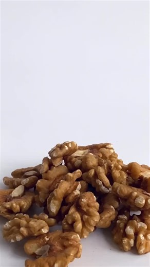 Walnuts — small but mighty! 💪 Rich in omega-3s, antioxidants & healthy fats that boost brain health, support heart function, and keep your skin glowing. Walnuts is also great for your kids so get them snacking on this going forward. Available in 100g 3500 250g 6500 500g 12000 1kg 22000 To order Whatsapp 07036879011 Website: www.snorganics.com Video not ours | snorganics