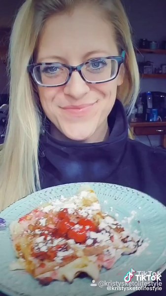 Delicious Keto Cherry Pie Chaffles Recipe