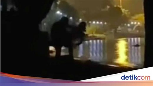 Dikira Dalam Bahaya, Warlok Dapati Turis Wik-wik di Pantai Pattaya