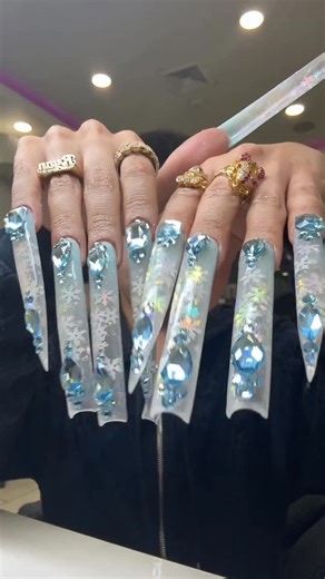 Ryan 🪬 on Instagram: "NEW NAILSSSS ✨ @muneca_beauty_nails CRYATALS BY @bluestreakcrystals USE CODE RYAN FOR $$$ off ✨ #nails"