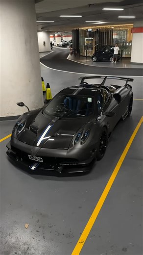 𝐯𝐟𝐭𝐞 on Instagram: "$19.000.000 Pagani Huayra 💀 this is definitely not a real place Pagani Huayra HYPERCAR spotted in mall parking 🦋 🎥: @siu_.ethan Edited by me as always 🥂 Follow @vfte for more Content ❤️‍🔥 #Hypercar #billionaire #wealth #vfte #Pagani"