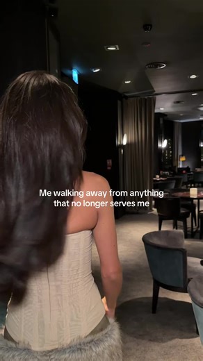 _laurenkwood (@_laurenkwood)’s video of Maya Comforting Lucinda On Love Island