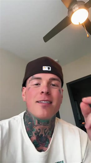 Research on kissing #research #WeThePeople #singlemomsaga #comedians | Johnathon Caine