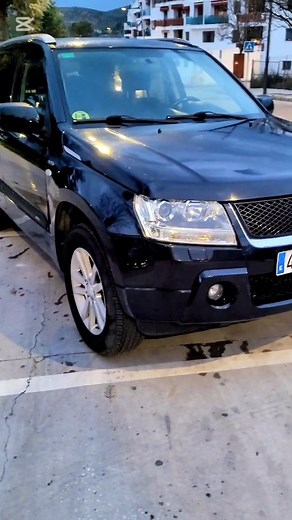 ¡UN 4X4 DE LOS QUE YA NO QUEDAN! Si buscas un todoterreno auténtico, capaz, fiable y muy bien cuidado, este Suzuki Grand Vitara 1.9 DDiS 129CV del 2009 con solo 227.000 km es perfecto para ti. ¡Y lo mejor! Nunca ha pisado el campo ni ha remolcado cargas pesadas. Ha tenido un uso exclusivamente urbano y en carretera, algo poco habitual en un 4x4 de este tipo. Su mecánica está impecable, sin el desgaste típico de un uso extremo. Equipamiento destacado: ✅ Tracción total 4X4 con bloqueos de diferenc