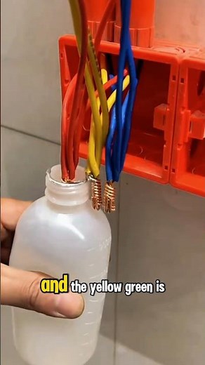 How to wire two adjacent outlets using a single power source.