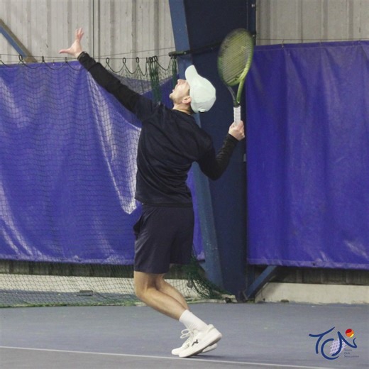 Derniers souvenirs de notre tournoi hiver 2025 et le mot de la présidente ! " Je remercie la Ville de Neufchâteau et la CCOV Infos, ainsi que nos sponsors The Piggy Brewing Company et E.Leclerc Neufchateau, et tous les joueurs et joueuses, qui se sont inscrits en nombre cette année (19 femmes sur les 2 TMC, 83 séniors et 24 séniors ). Un record d'affluence cette année, avec un tableau final inédit et exceptionnel, car nous avons eu la chance d'avoir la participation de Cooper (Néerlandais 3/6) e