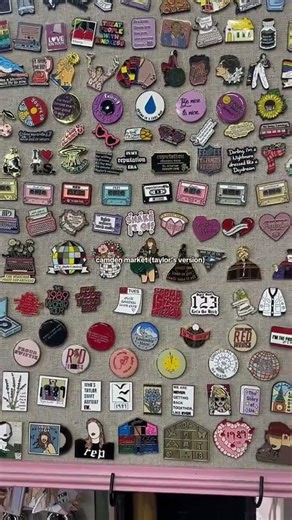 i enjoy walking camden market in the afternoon every swiftie... #Shorts #beckaxgrace