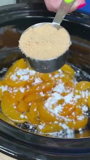 Crock pot peach cobbler! #crockpotrecipes #peachcobbler