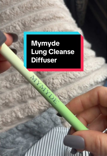 Not smoke. Not medicine. Just a botanical vapor moment. This diffuser uses plant-based ingredients like mullein, thyme, and mint that are commonly used in aromatherapy for their fresh, herbal aroma. I use it as part of a simple ritual when I want a clean, cooling inhale - no nicotine, no tobacco, no combustion. #botanicalvibes #aromatherapyonthego #herbaldiffuser #quitsmokingnow #kickthehabit