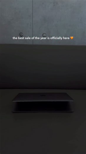 Stop scrolling — FLASH FRIDAY has entered the chat ⚡️ 30–85% OFF on everything you’ve been eyeing 🤩 Download the 6THSTREET app and shop now! #novemberdeals #flashfriday #fashiondeals #6thstreet | 6thStreet