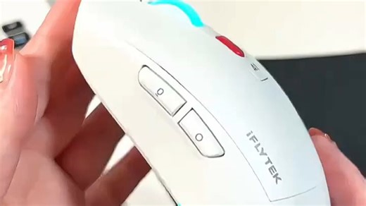 智能操控更流畅，高效办公新体验，日常使用轻松应对各种任务。