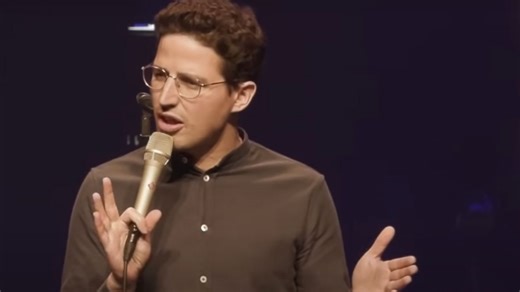 Haroun : en larmes, l'humoriste évoque un sujet épineux et d'actualité