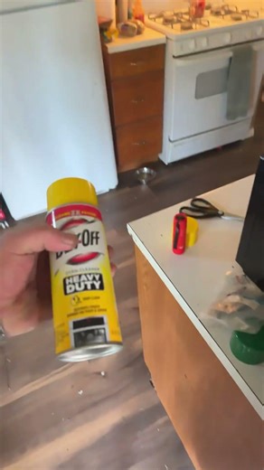 DIY boomvader paint job. Pro tip extra strength, oven cleaner.strips paint don’t hurt plastic#diy