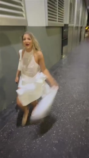 Bridal Elegance in 2 Minutes: A Stunning Showcase