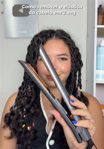 Como remover o elástico do cabelo em 2 segundos ID da prancha: 1CELE7-QUD6 Tem no @Mercado Livre Chapinha Profissional! durante o Dia do consumidor, há ofertas incríveis no Mercado Livre com frete grátis e entrega rápida #MercadoLivre #DiadoConsumidorNoMeli #hacks #haircut