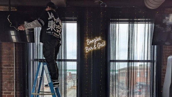Boozies Bar & Grill set to reopen at new Freight House location