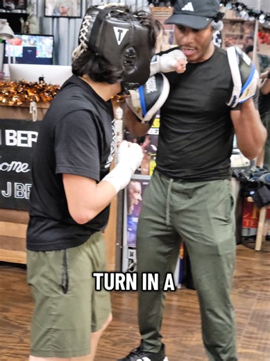 A few reasons why I prefer a bladed stance over a squared up stance #boxingteacher