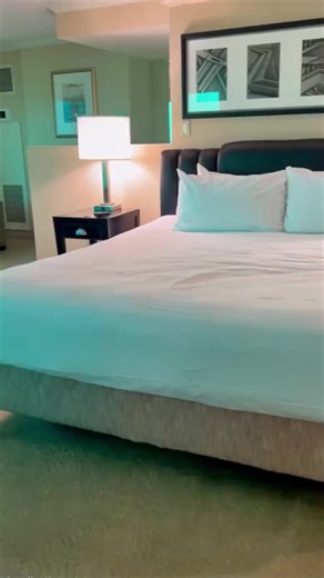 Four best budget resorts in Las Vegas. Often you can find these resorts with room rates starting at less than $25 a night. Lowest room rates will always be mid week and off season and the easiest way to find the lowest rates is on the google availability calendar. Which of these have you stayed at? Which would you stay at? Let me know and follow me for all the Vegas. #vegas #lasvegas #vegasstarfish #vegashotels #vegasonabudget | VegasStarfish’s Tips & Tricks