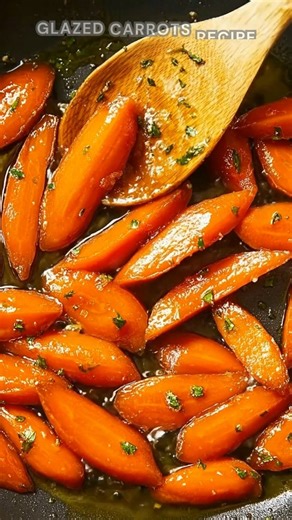 Carrots sliced thick. Toss with butter, salt, pepper. Cook on medium with brown sugar and water for 8 minutes. These glazed carrots turn tender, glossy, sweet-savory, and perfectly buttery. Ingredients ➤ 1 lb carrots, peeled and sliced ➤ 1 tbsp unsalted butter ➤ ½ tsp kosher salt ➤ ⅛ tsp black pepper FULLL Recipe in First Cօʍʍеոτ 👇👇 | Nessy Recipes
