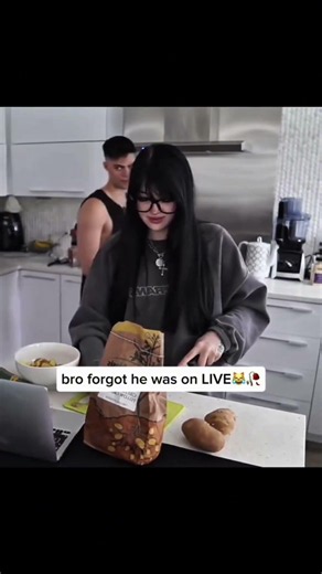 When Streamers Forgot They Were LIVE 😂💀 #shorts