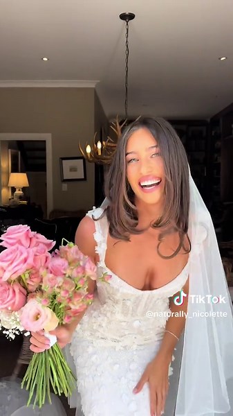 Living My Bridal Princess Dream in Stunning Wedding Dress