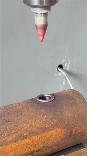 Made in China: Hot melt drilling tapping machine.