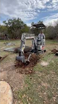 Chinese mini ex putting in work! #chineseexcavtor #heavyequipment #excavtor