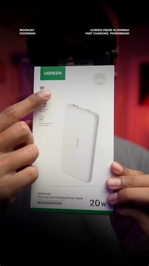 Slim & Clean Design UGreen PB200 10,000mAh 20Watt Fast Charging Review
