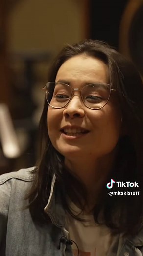 Mitski with her producer Patrick Hyland on the song Washing Machine Heart (BBC Radio 6 Music's Artist in Residence) #mitski #thelandisinhospitableandsoarewe #tliiasaw #fyp #mitskitok #washingmachineheart #mitskimiyawaki #bbcradio6 #bbcradio