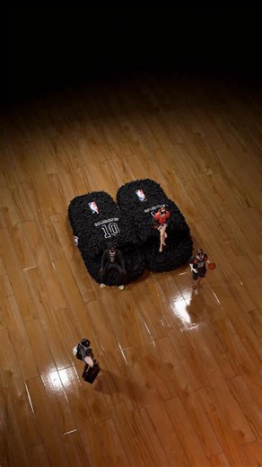 Balenciaga I NBA Fall 26 goes courtside as Balenciaga collaborates with the NBA, a league celebrated as home to the greatest basketball players in the world. The limited-edition debut capsule champions the House’s ready-to-wear archetypes through sports-inspired silhouettes and volumes. The Balenciaga I NBA Collaboration is available as an exclusive release in select stores and on balenciaga.com | BALENCIAGA