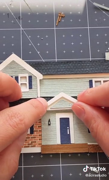 This little house portrait is from last year but love how it turned out and thought I should repost it. 🥰 #houseportrait #houseportraits #paperhouse #tinyart #bts #tinyhouse