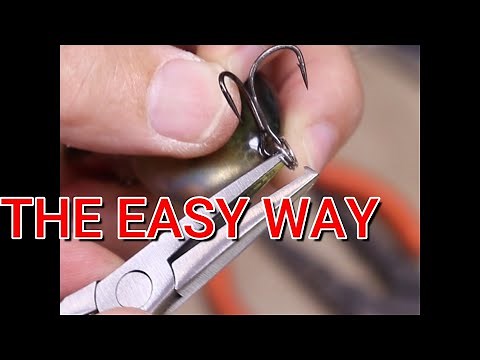 How to change hooks on lures, How to use split ring pliers to change hooks #lurefishing #lurehooks